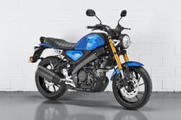 Yamaha XSR155 Blue front three quarter